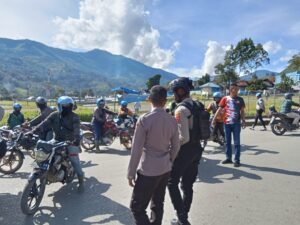 Inovatif dan Humanis, Polres Tolikara Gandeng Komunitas Ojek dalam Patroli Siaga Pasca HUT Bhayangkara ke-79