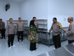 Pastikan Bantuan Gizi Tepat Sasaran, Kapolda Papua dan Itwasum Polri Lakukan Verifikasi Lapangan