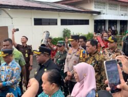 Wakapolda Papua Barat Sambut Kedatangan Kepala Kejaksaan Tinggi Papua Barat di Bandara Rendani