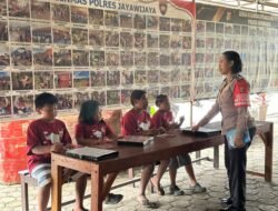 Operasi Rasaka Cartenz 2025: Subsatgas SI-IPAR Polres Jayawijaya Gelar Kegiatan Edukasi Anak di Halaman Mako Polres