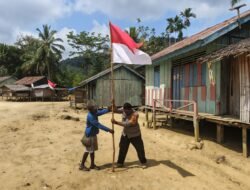 Polri Hadir Gelorakan Semangat Merah Putih di Tapal Batas Negeri Keerom Menjelang Hari Kemerdekaan ke-80