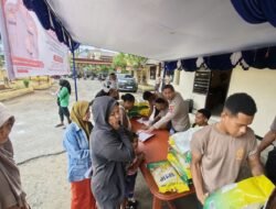 Polresta Manokwari gelar Gerakan Pangan Murah hari ke dua di Halaman Polsek Manokwari kota 15 Agustus 2025