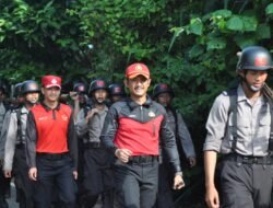 Siswa Diktukba Polri Angkatan 53 SPN Polda Papua Laksanakan Heiking dalam Rangka Pembinaan Fisik dan Mental