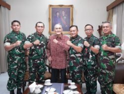 Anjangsana TNI ke Jenderal TNI (Purn) Try Sutrisno: Kita Tidak Boleh Melupakan Persatuan