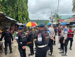 Personel Polda Papua Barat Gelar Patroli Skala Besar di Pasar Sanggeng