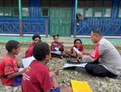 Si-IPAR Operasi Rasaka Cartenz 2025, Polres Pegunungan Bintang Hadir Mengajar Anak-Anak di Oksibil