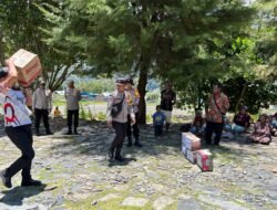 Sat Binmas Polres Tolikara Gelar Kunjungan ke Distrik Kanggime, Serahkan Bantuan Sembako dalam Rangka HUT Kaum Ibu Jemaat Klasis ke-22