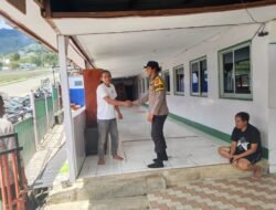 Sat Binmas Polres Tolikara Sambang dan Silahturahmi ke Pengurus Masjid Baitul Muttaqin Karubaga