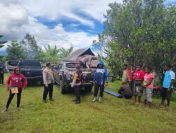 Kapolsek Bokondini Sambangi Warga Kampung Apiam, Serahkan Bantuan untuk Pembangunan Gereja Betel
