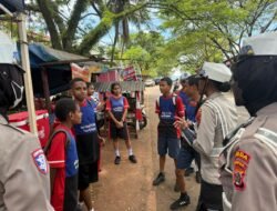 Polwan Ditlantas Polda Papua Laksanakan Program “Polantas Menyapa” Melalui Patroli PINANG BIRU