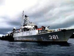 Pererat Sinergi Dan Semangat Maritim, KRI Tjiptadi-381 Gelar Joy Sailing Di Perairan Tarempa