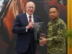 Panglima TNI dan Mantan Gubernur Jenderal Australia Bahas Penguatan Kerja Sama Pertahanan