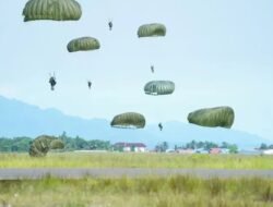 Bersama Tuhan Menyerbu Dari Langit: Ratusan Prajurit TNI Terjun di Morowali