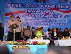 Kapolri Pimpin Apel Ojol Kamtibmas di Jabar: Bersatu Padu Jaga Keamanan