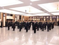 Kapolda Papua Terima Tanda Kehormatan Bintang Bhayangkara Pratama