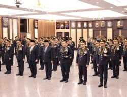 Kapolda Papua Barat Terima Penghargaan Bintang Bhayangkara Pratama