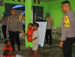 Kasatgas Si-Ipar Kunjungi Anak-anak di Kabupaten Yalimo, Belajar dan Bermain Bersama