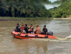 Brimob Polda Aceh Kompi 2 Batalyon C Pelopor Subulussalam Lakukan Pencarian Warga yang Hanyut di Sungai Lae Kombih
