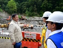 Pastikan Pemulihan Infrastruktur, Presiden Prabowo Tinjau Progres Perbaikan Jalan Lembah Anai