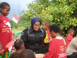 Kasatgas Humas Ops Rasaka Cartenz 2025 Kunjungi Kegiatan Pembelajaran Subsatgas Si-Ipar Polres Jayapura di Kampung Doyo Baru