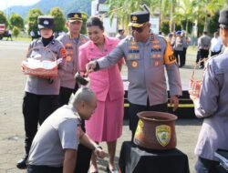 Polda Papua Barat Gelar Upacara Kenaikan Pangkat 438 Personel Polri dan PNS Polri
