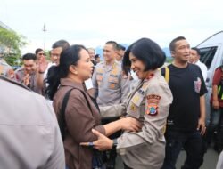 Kapolda Papua Barat Melepas Keberangkatan Wakapolda Kalteng di Bandara Rendani