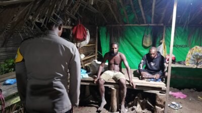 Pererat Silaturahmi, Bhabinkamtibmas Polsek Tanah Miring Sambangi Warga Guna Wujudkan Kamtibmas Kondusif