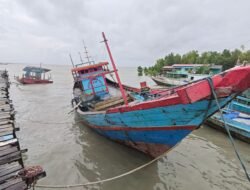 Satuan Polairud Polres Merauke Himbau Warga Pesisir Pantai dan Sungai Maro Antisipasi Banjir Rob