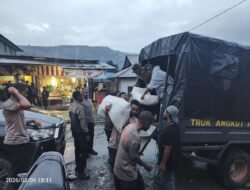 Ketua Umum Bhayangkari Salurkan Bantuan Sembako untuk Korban Kebakaran di Tolikara