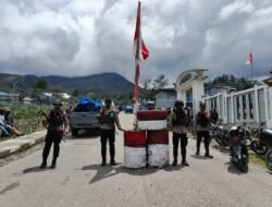 Polres Tolikara Kawal dan Amankan Kunjungan Peduli Kasih TP-PKK Papua Pegunungan untuk Korban Kebakaran