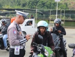 Hari Ke-7 Operasi Keselamatan Cartenz, Polda Papua Kedepankan Teguran Simpatik dan Sosialisasi bagi Pengguna Jalan