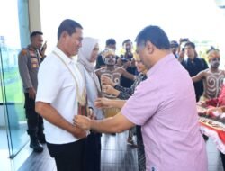Tiba di Jayapura, Wakapolda Papua yang Baru Kombes Pol. Muhajir, S.I.K., M.H. disambut Jajaran PJU di Bandara Sentani