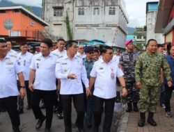 Pastikan Kebutuhan Dasar Masyarakat Tetap Terpenuhi, Dandim 1310/Bitung Bersama Forkopimda Kota Bitung Dampingi Gubernur Sulut Pantau Pasar Murah