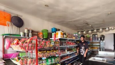 Satgas Saber Polres Mamberamo Tengah Cek Harga Bahan Pokok di Pasar Kobakma