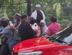Brimob Kompi 4 Batalyon A Pelopor Biak Berbagi Berkah Ramadhan, Bagikan 800 Takjil kepada Masyarakat
