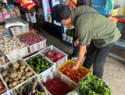 Satgas Saber Lakukan Pengecekan Harga Bahan Pokok di Pasar Sentral Kobakma