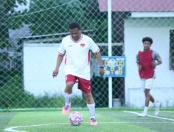 Kapolda Papua Ikut Bertanding dalam Mini Soccer Match, Pererat Kebersamaan Personel di Bulan Ramadan