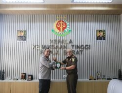 Kapolda Papua Barat Silaturahmi dengan Kepala Kejaksaan Tinggi Papua Barat, Perkuat Sinergitas Penegakan Hukum
