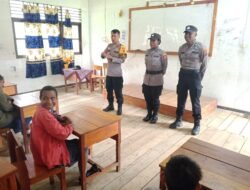 Satgas Si-Ipar Ops Rasaka Cartenz Berikan Pembinaan kepada Pelajar SMP Negeri 4 Yogobak