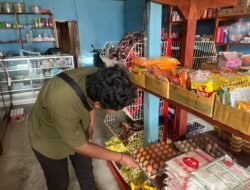 Satgas Saber Polres Mamberamo Tengah Cek Harga Bahan Pokok di Pasar Sentral Kobakma