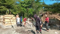 Pengecoran Blok Angkur Dikebut, TNI dan Warga Percepat Pembangunan Jembatan Perintis Garuda