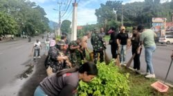 Bentuk Nyata Kepedulian TNI Terhadap Kebersihan Lingkungan, Kodim 1310/Bitung Gelar Karya Bakti Gerakan Indonesia Asri, Bersihkan Selokan dan Taman Median Jalan