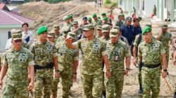 Wapang TNI Tinjau Yonif TP 842/Badak Sakti, Dukung Pertahanan dan Ekonomi Daerah