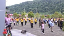 Polri untuk Masyarakat, Polda Papua Barat Gelar Olahraga Bersama Sambut Hari Bhayangkara ke-80