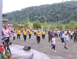 Polri untuk Masyarakat, Polda Papua Barat Gelar Olahraga Bersama Sambut Hari Bhayangkara ke-80