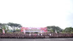 Polda Papua Barat Gelar Upacara Kenaikan Pangkat 575 Personel Polri dan PNS Polri 