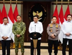 Panglima TNI Dampingi Menko Polkam Sampaikan Imbauan Jaga Kondusivitas Bangsa