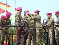Wakil Panglima TNI dan Sejumlah Pejabat Negara Terima Warga Kehormatan dan Brevet Korps Marinir