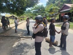 Polisi Bergerak Cepat, Aksi Pemalangan Jalan Km 5 Teluk Bintuni Dapat Dibuka Secara Kondusif