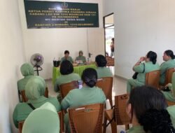 Pererat hubungan Silaturahmi dan Kekeluargaan, Ketua Persit KCK Cabang LXII Kodim 1310/Bitung Ny. Meryah Dewa Made melaksanakan Kunjungan kerja ke Ranting 03 persit KCK Koramil 1310-02/Lembeh